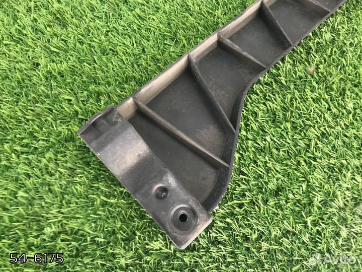 Кронштейн бампера заднего Audi A6 C6