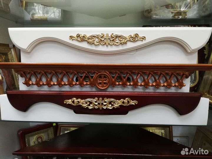 Уголок и полки для икон