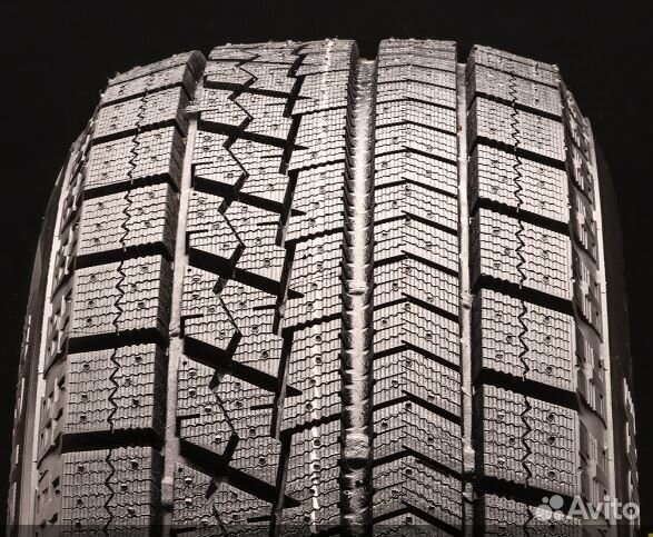 Bridgestone Blizzak VRX 215/60 R16 95