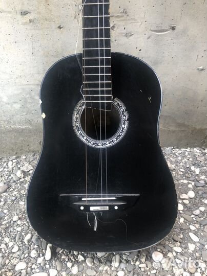 Акустическая гитара