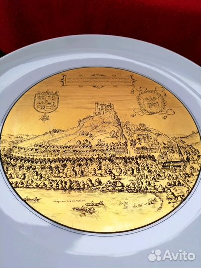 Тарелка немецкая фарфоровая с сусальным золотом