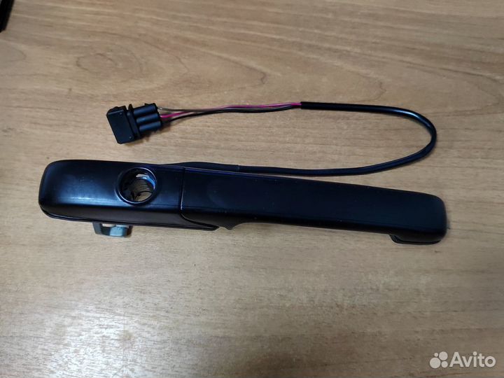 Ручка двери передняя левая VW Passat B4 (без личин