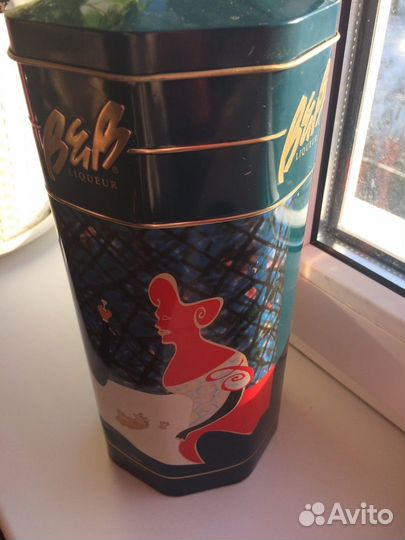 Жестяная коробка