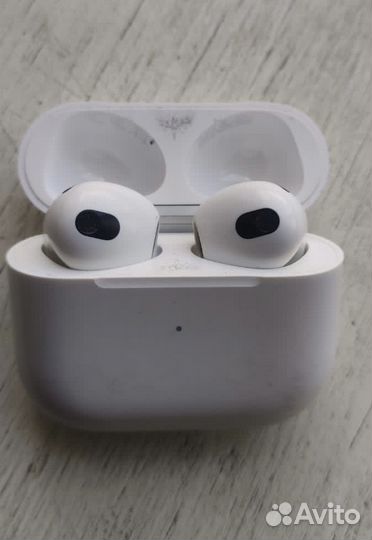 Беспроводные наушники apple airpods