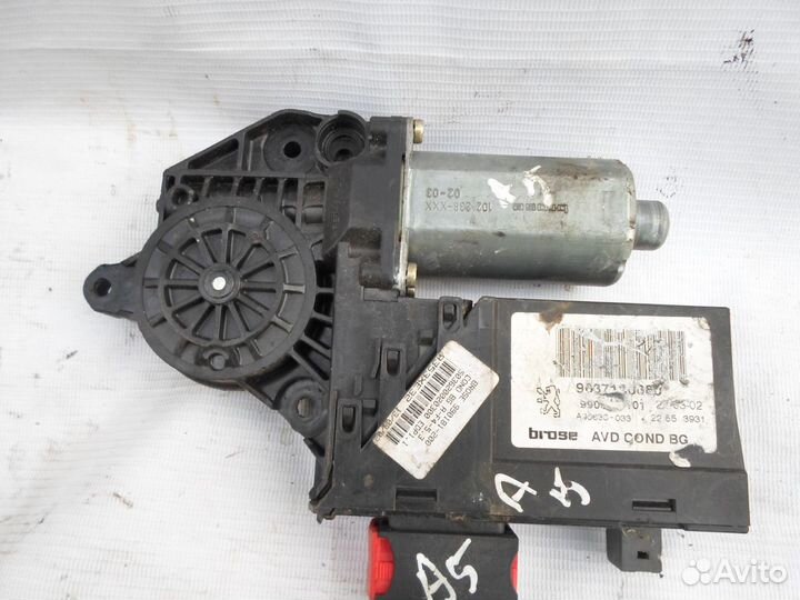 Моторчик стеклоподъемника Peugeot 307 (2001-2011)