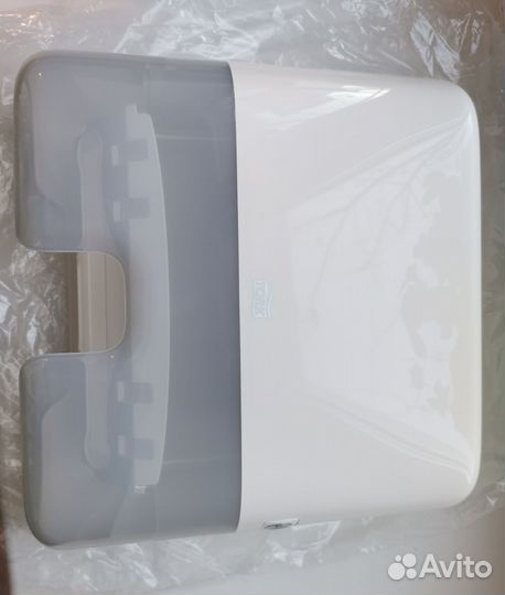 Мини-диспенсер для листовых полотенец