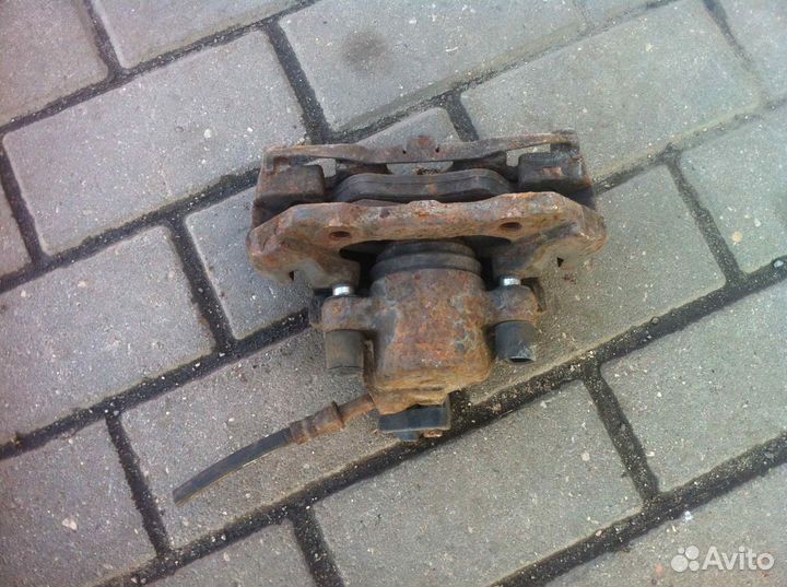 Суппорт задний правый mercedes-benz Sprinter