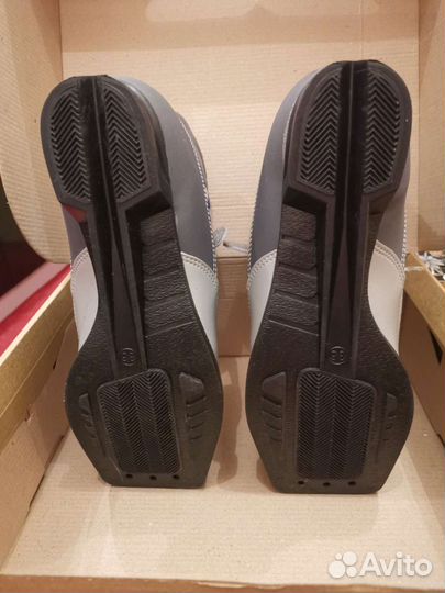 Лыжные ботинки классические