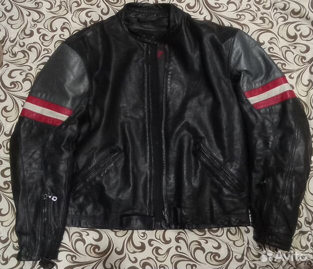 Мотокуртка dainese 52 кожаная