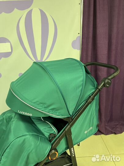 Прогулочная коляска всесезонная