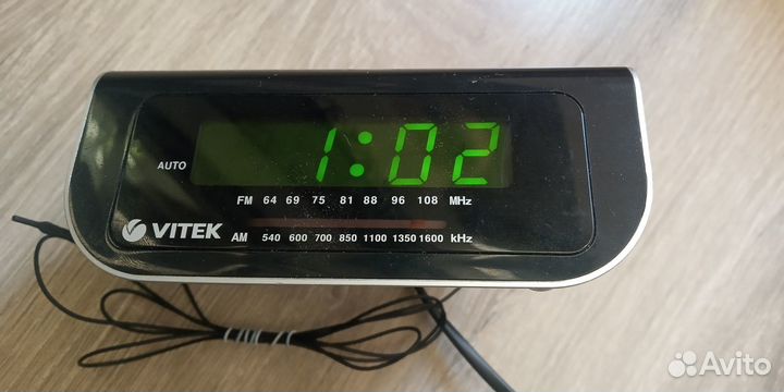 Радиобудильник Vitek VT6601