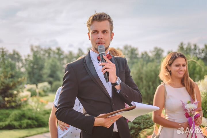 Ведущий с диджеем (DJ) на свадьбу