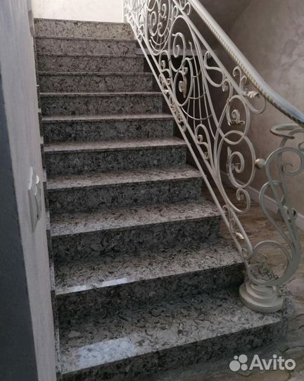 Лестница из искусственного камня кварц акрил