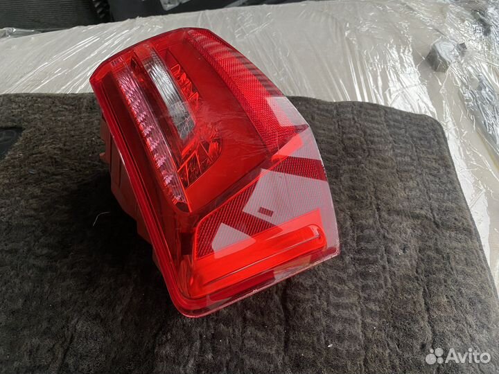 Задняя левая стоп фара audi A6 C7 (дефект)