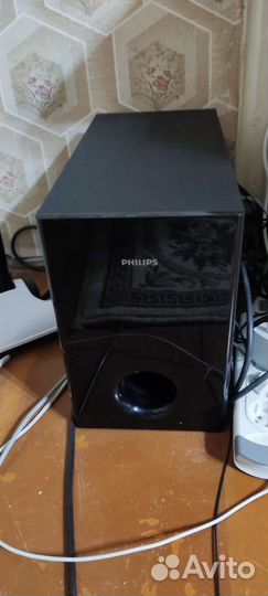 Саундбар, сабвуфер и пульт philips