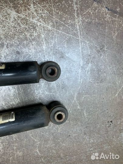 Амортизатор подвески задний Volvo V60 универсал