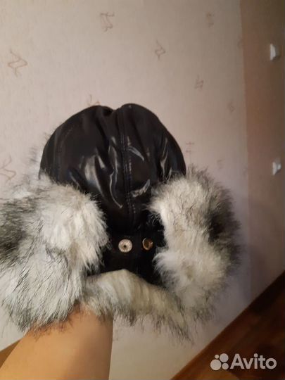 Зимняя шапка женская