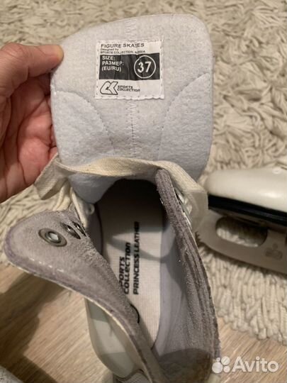 Коньки и сумка для коньков