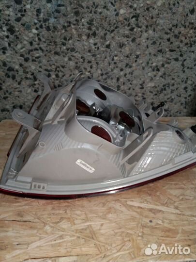 Фонарь задний левый skoda rapid