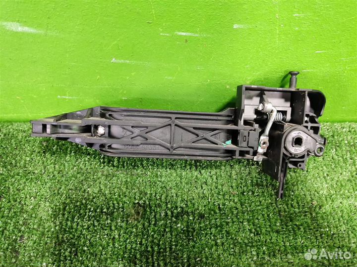 Ручка наружная двери передней правой Ford Fiesta