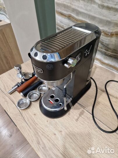 Кофемашина DeLonghi EC685 BK