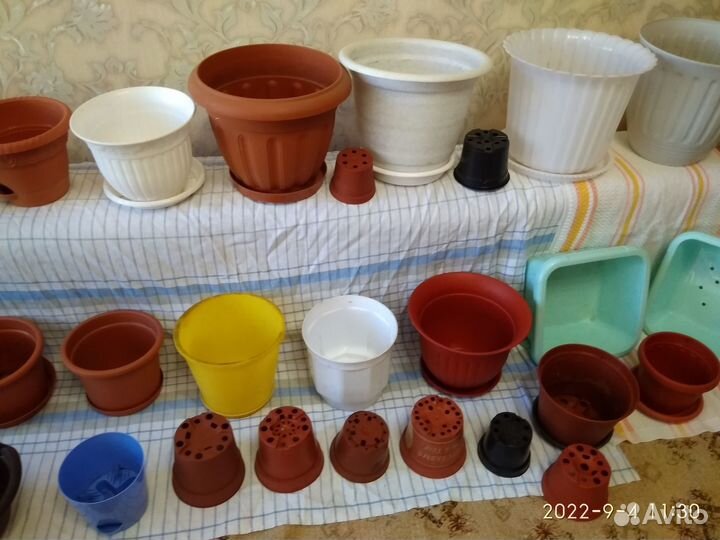 Горшки (кашпо) для цветов пластмассовые