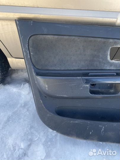 К-кт обшивки двери Kia Rio