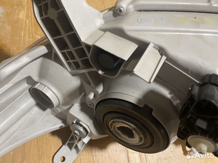 Фара на Тойота highlander