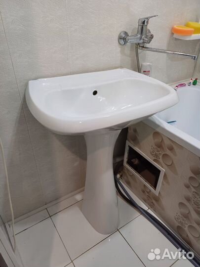 Раковина в ванную бу