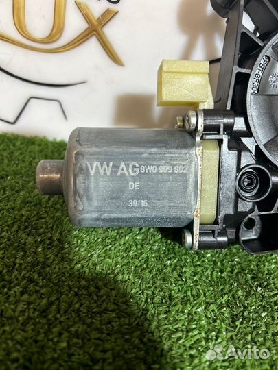 Мотор стеклоподъемника правый Audi A4 B9 8W cymc