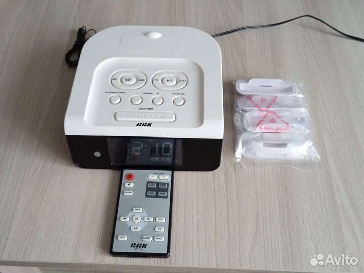 Часы-радио BBK