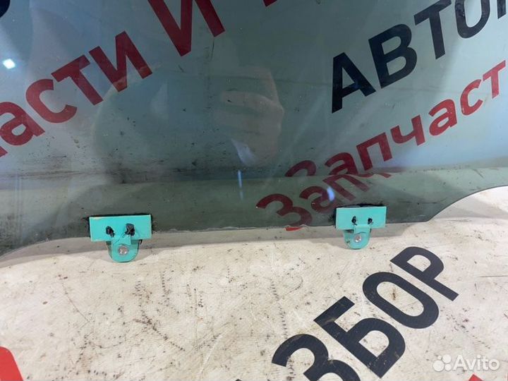 Стекло двери заднее левое Nissan Juke HR16 2012