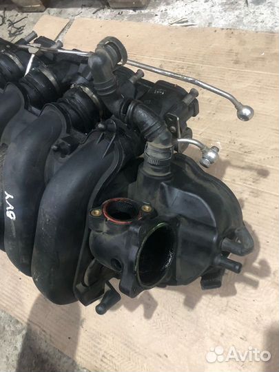 Впускной коллектор 06F133210P 2.0 FSI Bvy Bly Blr