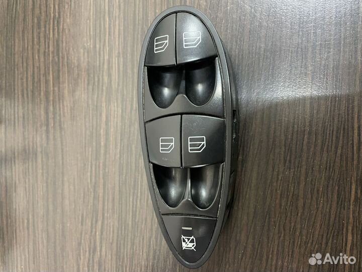 Блок управления стеклоподъемниками Mercedes E-Clas
