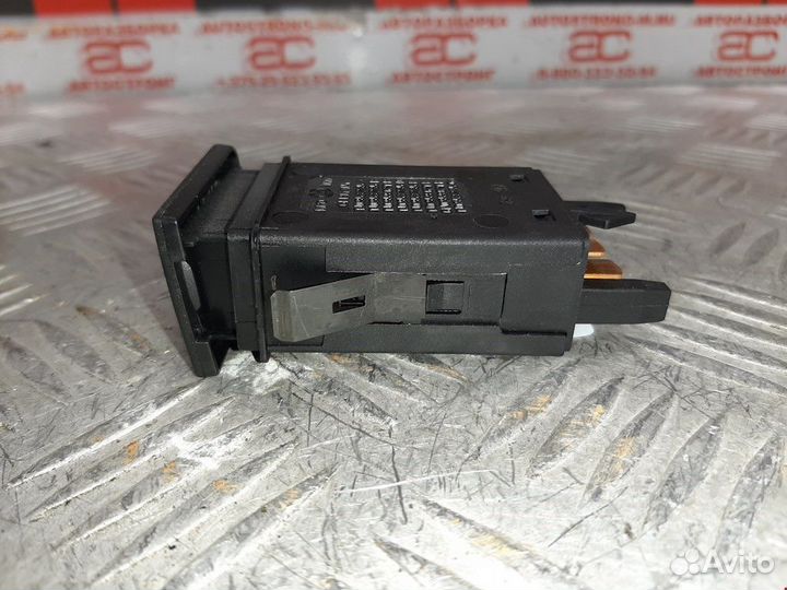 Кнопка обогрева заднего стекла Volkswagen Bora