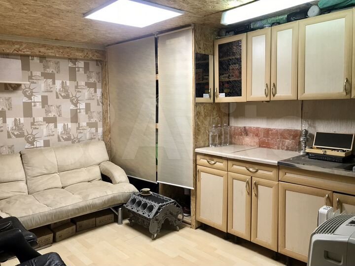 Гараж, > 30 м²