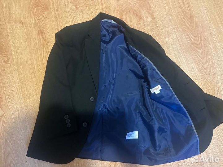 Пиджак на мальчика 7-8 лет