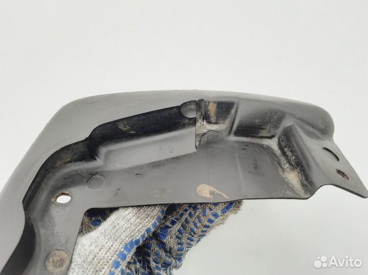 Брызговик передний правый Skoda Fabia