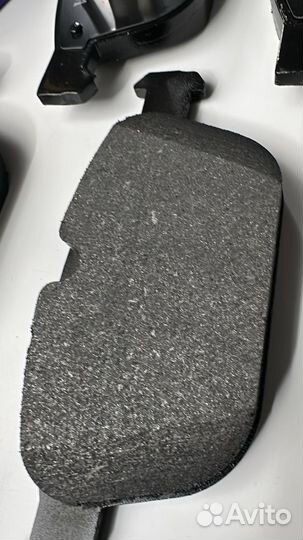Колодки тормозные передние volvo 30793943