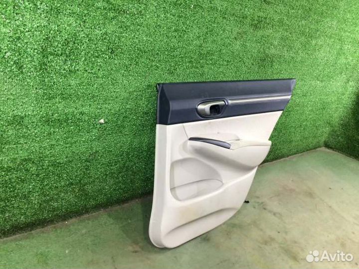 Обшивка двери задняя правая Honda Civic FD1 R18A