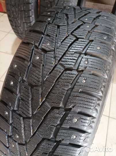 Roadstone Winguard WinSpike 235/55 R17 103T