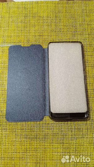 Чехол-книжка на телефон