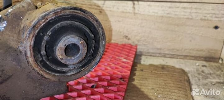 Рычаг задний правый Nissan X-Trail