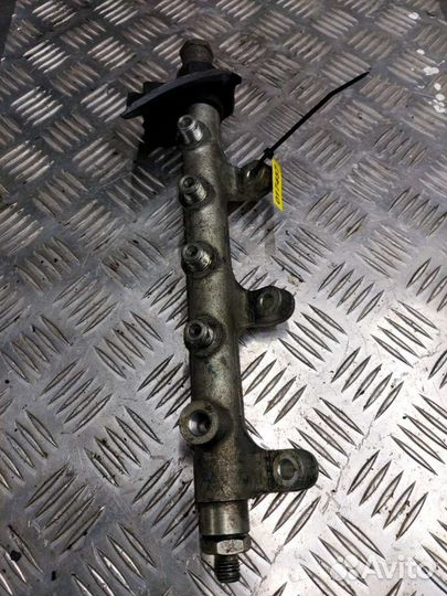 Топливная рампа Renault Laguna 2 8200023961,044521