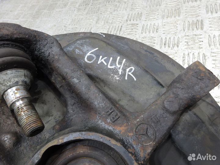 Кулак поворотный передний правый Мерседес 164