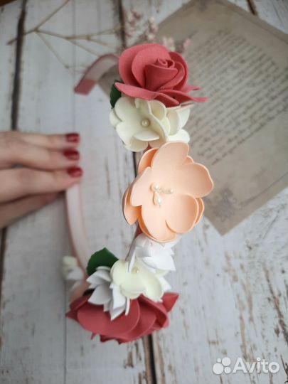 Ободок с цветами из фоамирана