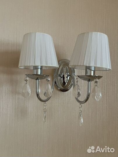 Люстра и светильник