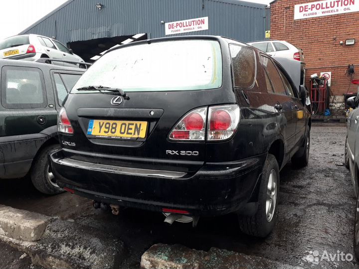 В разборе Lexus RX 1 (XU10)