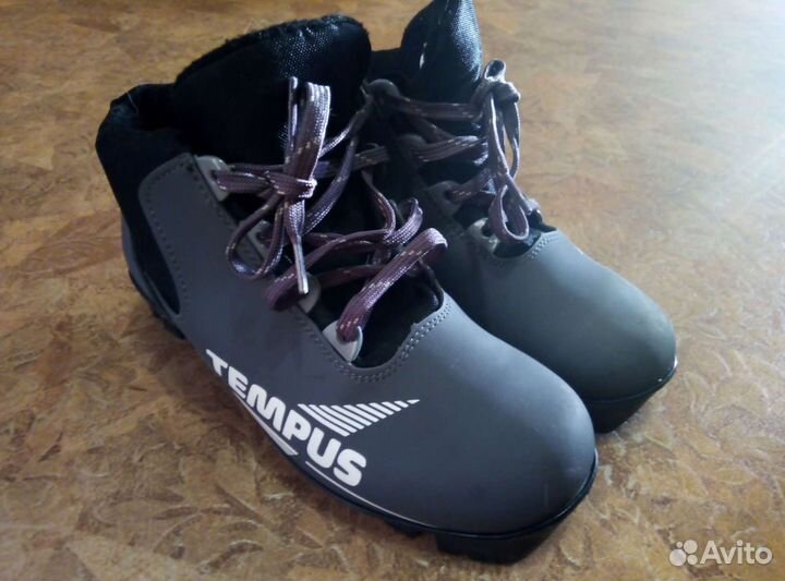 Лыжные ботинки р. 36