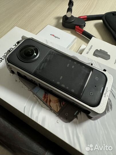 Экшн-камера Insta 360 x3 + аксессуары